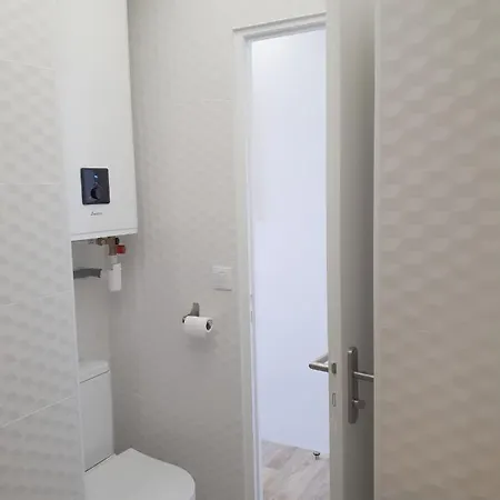 Magnifique Face Avec Place Privative.